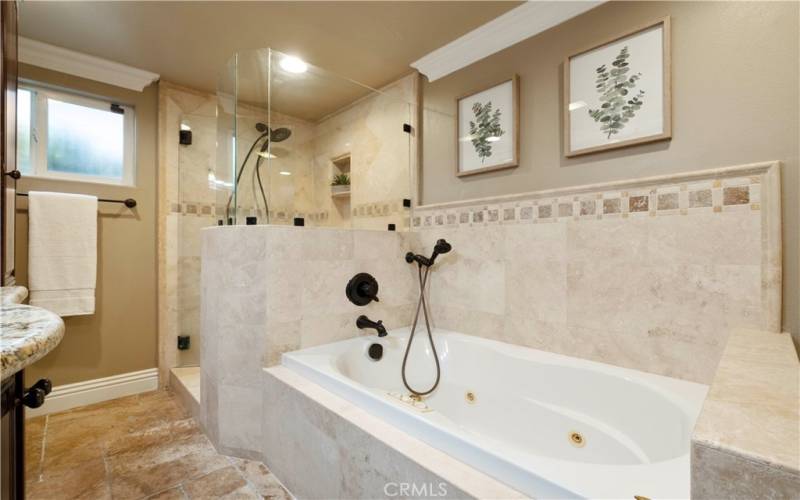 Guest Bathroom with separate Shower and Spa Tub