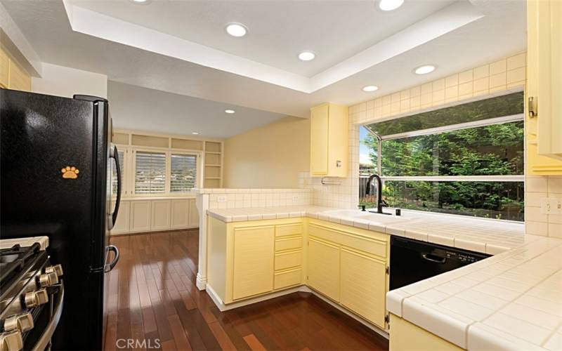 Kitchen and adjacent family room with Panoramic views