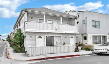 212 Orange Street, Newport Beach, California 92663, 5 Bedrooms Bedrooms, ,3 BathroomsBathrooms,Residential,Buy,212 Orange Street,NP24104629