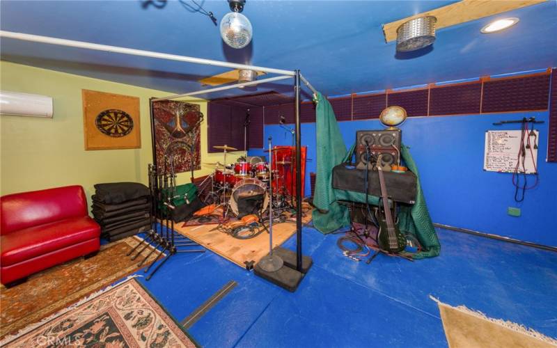 Garage/Music Room