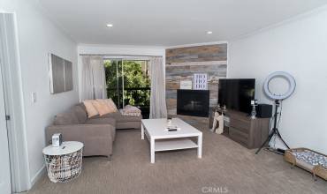 5500 Owensmouth Avenue 213, Woodland Hills, California 91367, 1 Bedroom Bedrooms, ,1 BathroomBathrooms,Residential,Buy,5500 Owensmouth Avenue 213,SR24101901