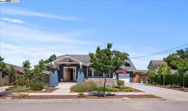 658 S L St, Livermore, California 94550, 4 Bedrooms Bedrooms, ,3 BathroomsBathrooms,Residential,Buy,658 S L St,41060676