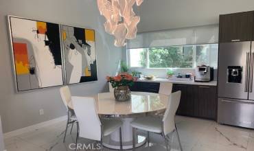 Dining area in kitchen