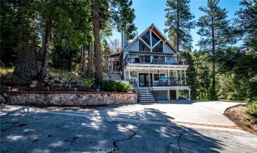 609 Grass Valley Road, Lake Arrowhead, California 92352, 4 Bedrooms Bedrooms, ,3 BathroomsBathrooms,Residential,Buy,609 Grass Valley Road,CV24099723