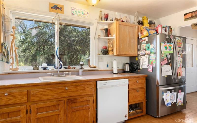 Spacious and bright kitchen