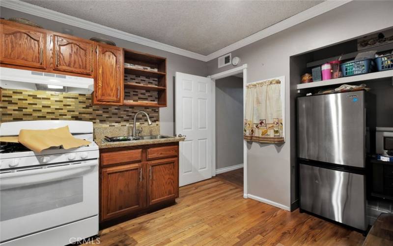 one bedroom kitchen