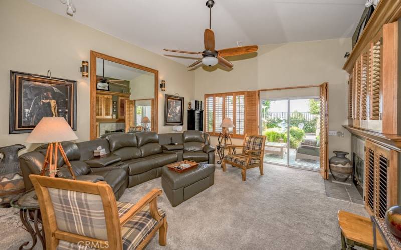 YOUR LARGE FAMILY ROOM WITH VAULTED CEILINGS!