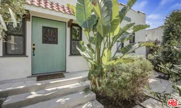 2112 W 37th Place, Los Angeles, California 90018, 1 Bedroom Bedrooms, ,1 BathroomBathrooms,Residential,Buy,2112 W 37th Place,24396647