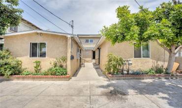 621 E 22nd Street, Los Angeles, California 90011, 7 Bedrooms Bedrooms, ,4 BathroomsBathrooms,Residential Income,Buy,621 E 22nd Street,SR24108451