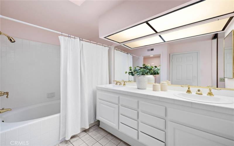 Primary Suite Bathroom