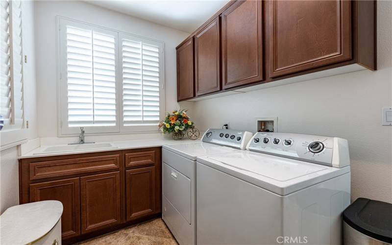 Indoor Laundry Room with sink