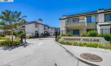 450 W Vermont Ave 402, Escondido, California 92025, 2 Bedrooms Bedrooms, ,2 BathroomsBathrooms,Residential,Buy,450 W Vermont Ave 402,41061514