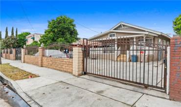 1545 E 41st Place, Los Angeles, California 90011, 6 Bedrooms Bedrooms, ,4 BathroomsBathrooms,Residential Income,Buy,1545 E 41st Place,SR24110089