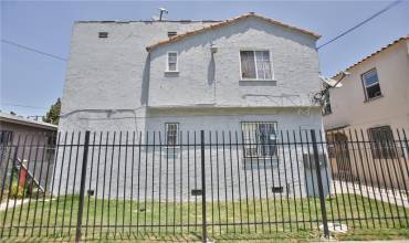 205 W Indigo Street, Compton, California 90220, 5 Bedrooms Bedrooms, ,4 BathroomsBathrooms,Residential Income,Buy,205 W Indigo Street,WS24110203