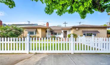 5410 S Centinela Ave, Los Angeles, California 90066, 4 Bedrooms Bedrooms, ,2 BathroomsBathrooms,Residential,Buy,5410 S Centinela Ave,SB24110332