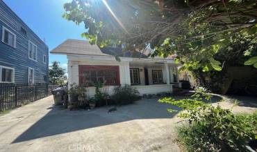 1324 E 21st Street, Los Angeles, California 90011, 6 Bedrooms Bedrooms, ,4 BathroomsBathrooms,Residential Income,Buy,1324 E 21st Street,DW24110926