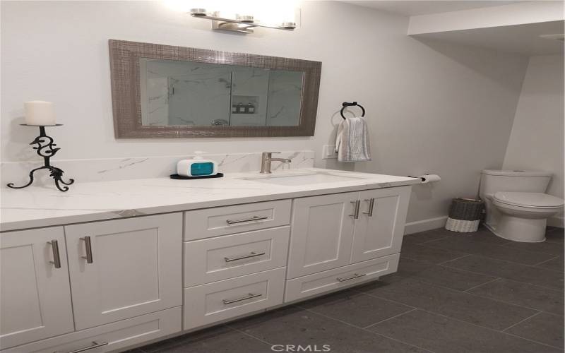 Lower bath vanity