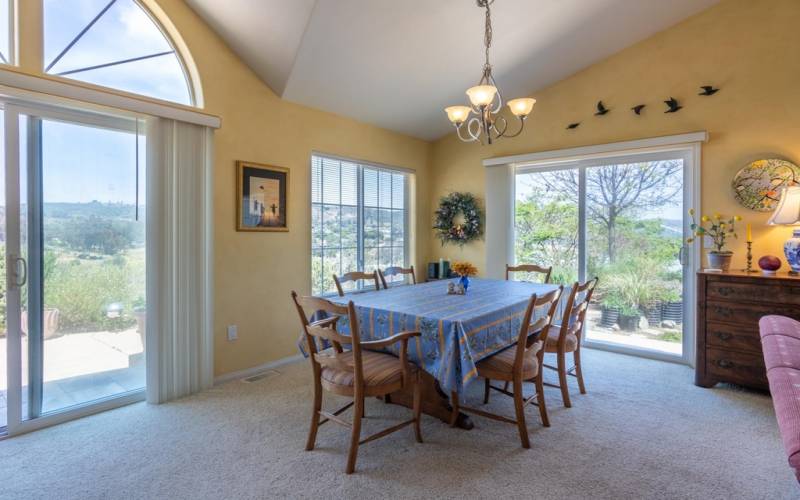 What an amazing dining area to enjoy meals with an amazing view!