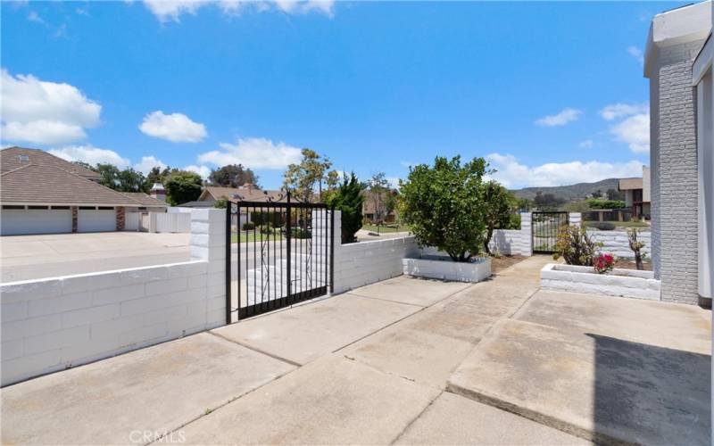 private courtyard entry