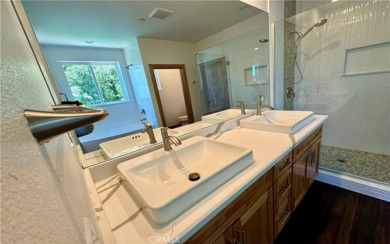 Main Suite Bath