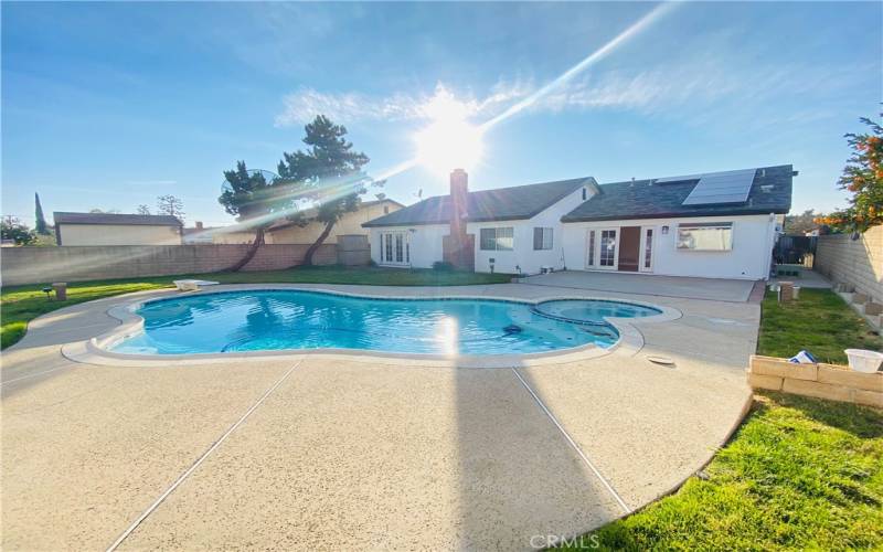 Large pool with Spa