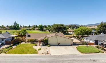 620 Lanini Drive, Hollister, California 95023, 3 Bedrooms Bedrooms, ,2 BathroomsBathrooms,Residential,Buy,620 Lanini Drive,ML81967682