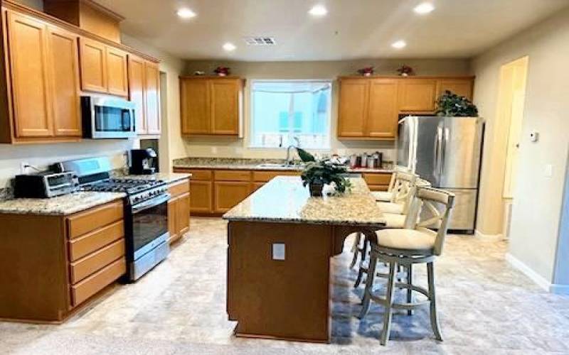 Kitchen with Breakfast Bar