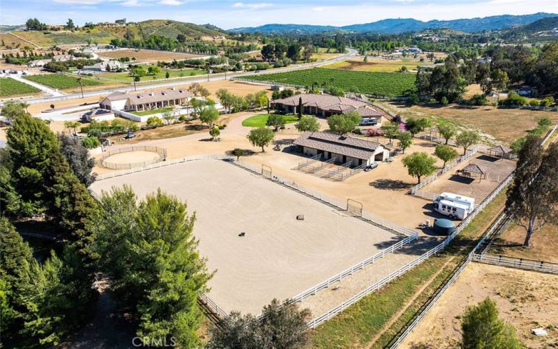 CHECK OUT THESE EQUESTRIAN AMENITIES