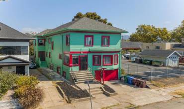 518 44Th St, Oakland, California 94609, 6 Bedrooms Bedrooms, ,4 BathroomsBathrooms,Residential Income,Buy,518 44Th St,41061988