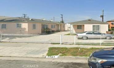 1307 W 101st Street, Los Angeles, California 90044, 4 Bedrooms Bedrooms, ,Residential Income,Buy,1307 W 101st Street,RS24112812