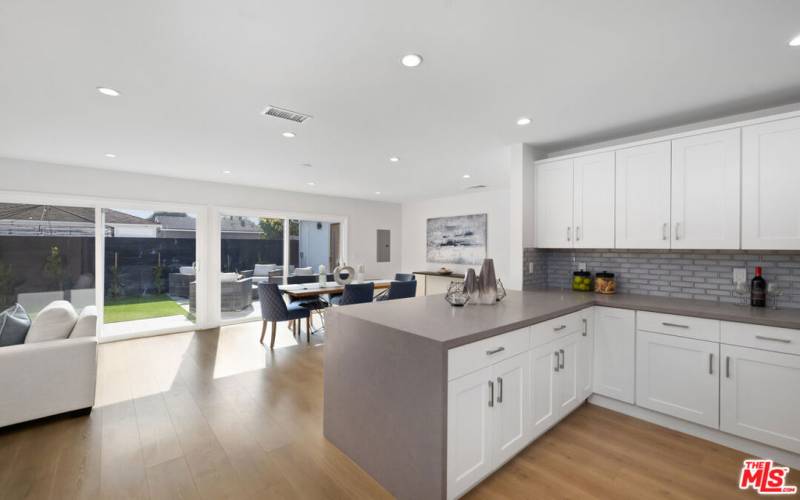 Large Kitchen Island W/Waterfall Counter