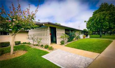 13341 El Dorado Drive 200F, Seal Beach, California 90740, 2 Bedrooms Bedrooms, ,1 BathroomBathrooms,Residential,Buy,13341 El Dorado Drive 200F,PW24109243