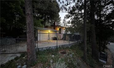 5217 Desert View Drive, Wrightwood, California 92397, 2 Bedrooms Bedrooms, ,1 BathroomBathrooms,Residential,Buy,5217 Desert View Drive,CV24099430