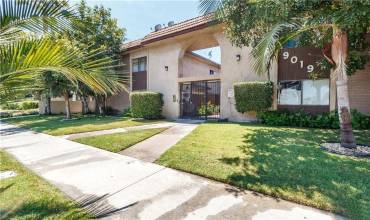 9019 Cedros Avenue 1, Panorama City, California 91402, 2 Bedrooms Bedrooms, ,1 BathroomBathrooms,Residential,Buy,9019 Cedros Avenue 1,SR24114142