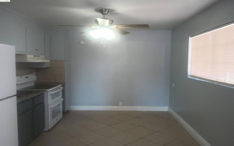 2-Bedroom 1Ba Downstairs w Private Laundry Hookup
