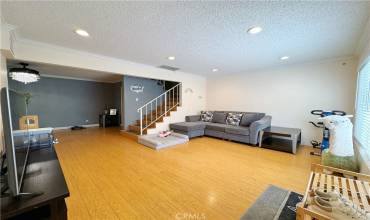 7320 Lennox Avenue H1, Van Nuys, California 91405, 2 Bedrooms Bedrooms, ,2 BathroomsBathrooms,Residential Lease,Rent,7320 Lennox Avenue H1,AR24115663