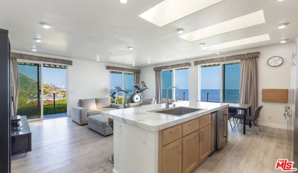 Great room front and side ocean views
