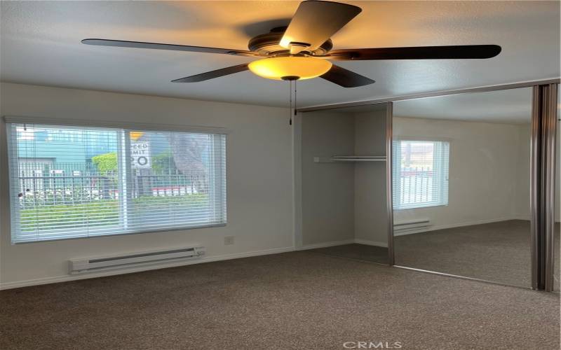 Bedroom & mirrored closet