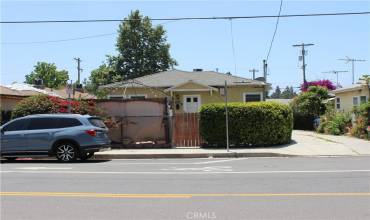 10536 Oxnard Street, North Hollywood, California 91606, 3 Bedrooms Bedrooms, ,3 BathroomsBathrooms,Residential Income,Buy,10536 Oxnard Street,SR24118244