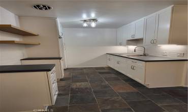 2135 E Florida Street 2, Long Beach, California 90814, 1 Bedroom Bedrooms, ,1 BathroomBathrooms,Residential Lease,Rent,2135 E Florida Street 2,SR24113590