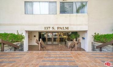 137 S Palm Drive 306, Beverly Hills, California 90212, 2 Bedrooms Bedrooms, ,2 BathroomsBathrooms,Residential Lease,Rent,137 S Palm Drive 306,24402913