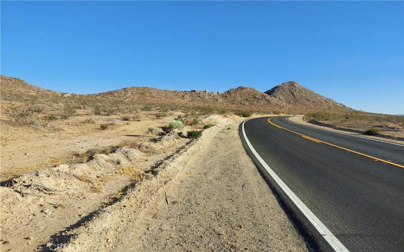 view to the south along Apple Valley Rd.