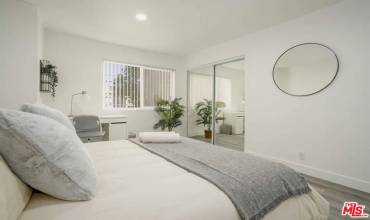 2417 S Budlong Avenue 3, Los Angeles, California 90007, 3 Bedrooms Bedrooms, ,1 BathroomBathrooms,Residential Lease,Rent,2417 S Budlong Avenue 3,23335705