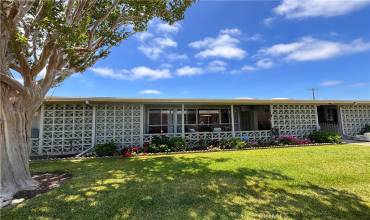 1740 INTERLACHEN Road 12-39C, Seal Beach, California 90740, 2 Bedrooms Bedrooms, ,1 BathroomBathrooms,Residential,Buy,1740 INTERLACHEN Road 12-39C,OC24119403