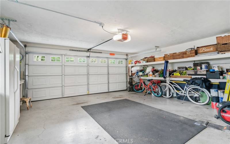 Double garage with opener