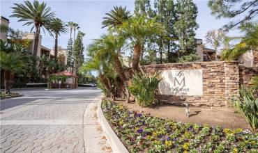 5530 Owensmouth Avenue 230, Woodland Hills, California 91367, 2 Bedrooms Bedrooms, ,2 BathroomsBathrooms,Residential Lease,Rent,5530 Owensmouth Avenue 230,SR24119109