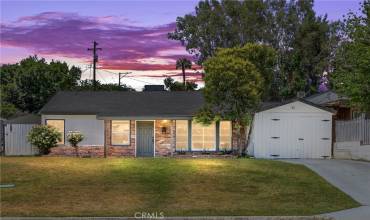 674 Skyline Avenue, Bakersfield, California 93305, 3 Bedrooms Bedrooms, ,2 BathroomsBathrooms,Residential,Buy,674 Skyline Avenue,CV24120504