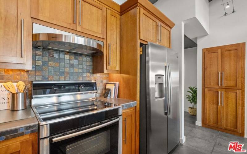 Upgraded stainless steel appliances