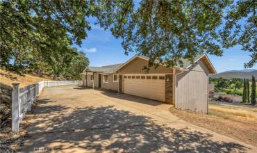 17256 Knollview Drive, Hidden Valley Lake, California 95467, 3 Bedrooms Bedrooms, ,2 BathroomsBathrooms,Residential,Buy,17256 Knollview Drive,LC24120890