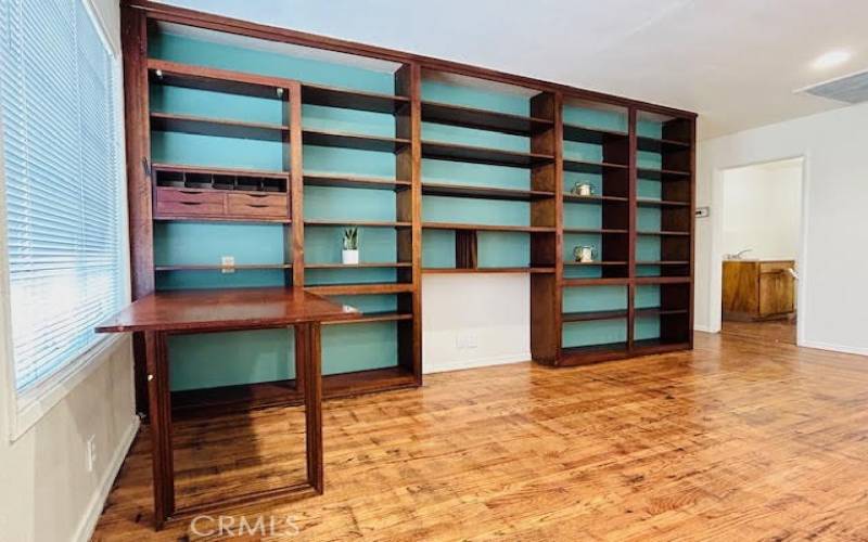 A beautiful mid-century vintage wall unit with hide away desk in awesome condition!